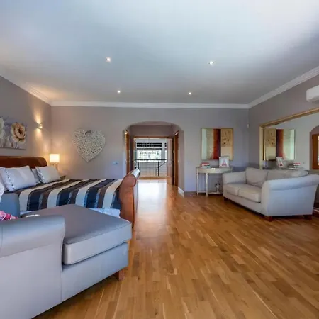Semesterbostad 4 Bedroom In Quinta Do With Golf Views *