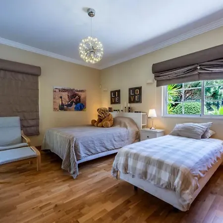4 Bedroom In Quinta Do With Golf Views Feriehus Almancil