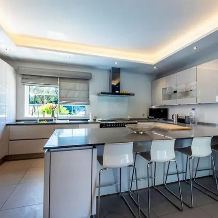 4 Bedroom In Quinta Do With Golf Views Semesterbostad Almancil