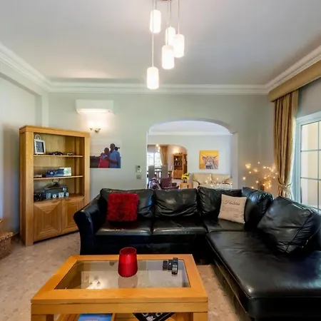 4 Bedroom In Quinta Do With Golf Views