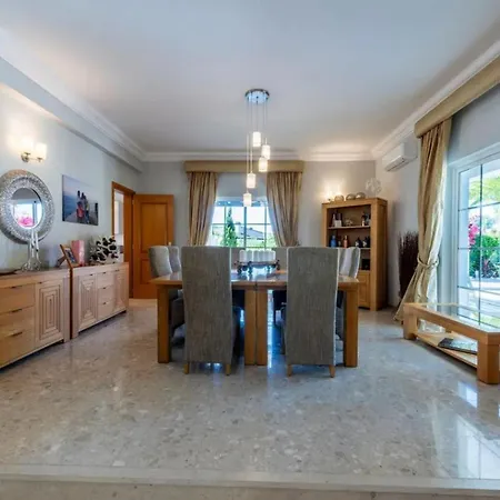 Feriehus 4 Bedroom In Quinta Do With Golf Views *