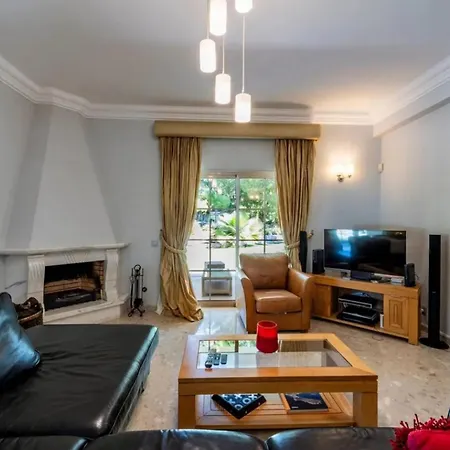 Semesterbostad 4 Bedroom In Quinta Do With Golf Views *