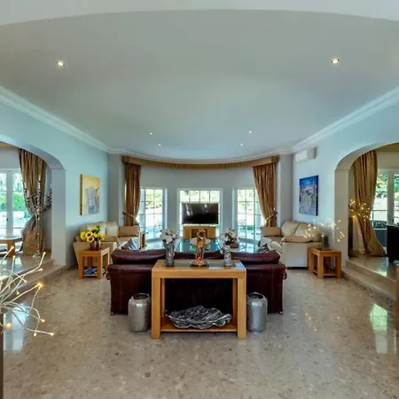 4 Bedroom In Quinta Do With Golf Views * Almancil