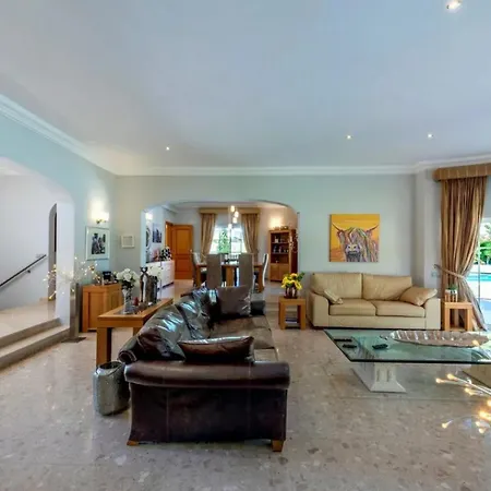 4 Bedroom In Quinta Do With Golf Views Almancil