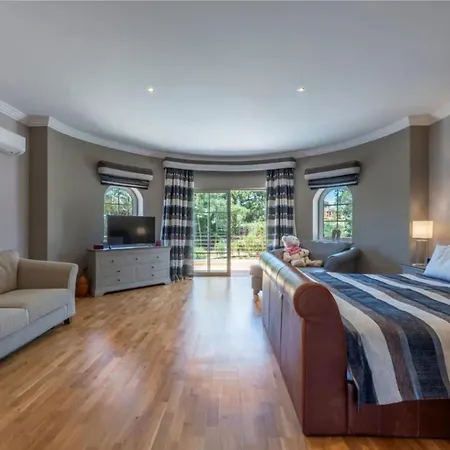 4 Bedroom In Quinta Do With Golf Views * Almancil