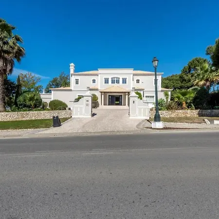 4 Bedroom In Quinta Do With Golf Views Holiday home Almancil